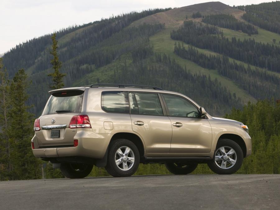  Toyota Land Cruiser 200 2007 года  (US) (фото 16 из 29)